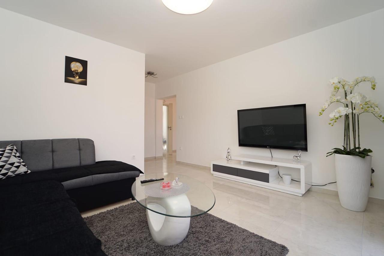Apartman Tessa Вела-Лука Экстерьер фото