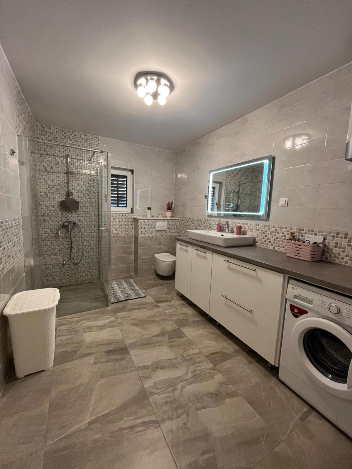 Apartman Tessa Вела-Лука Экстерьер фото